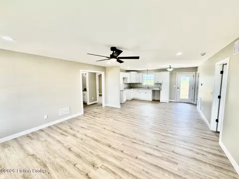 Living - 1612 Old Perryville Loop, Springfield, KY 40069 photo 4 of 4