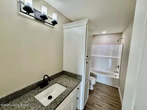 Bath - 1634 Old Perryville Loop, Springfield, KY 40069 photo 1 of 2