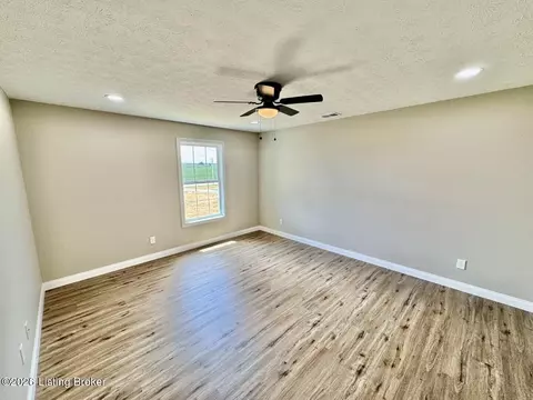 Living - 1634 Old Perryville Loop, Springfield, KY 40069 photo 5 of 5
