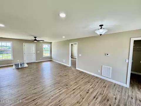 Living - 1634 Old Perryville Loop, Springfield, KY 40069 photo 4 of 5