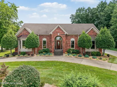 8800 Timberline Dr, Louisville, KY 40291