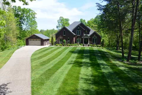 1464 E Sanders Ln, Mount Washington, KY 40047