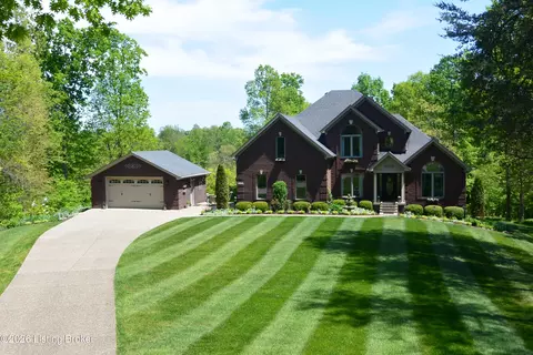 1464 E Sanders Ln, Mount Washington, KY 40047