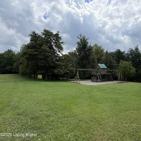 Exterior - 1695 Hall Simpson Rd, Loretto, KY 40037 photo 9 of 12