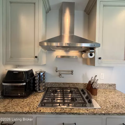 Kitchen - 1695 Hall Simpson Rd, Loretto, KY 40037 photo 8 of 10
