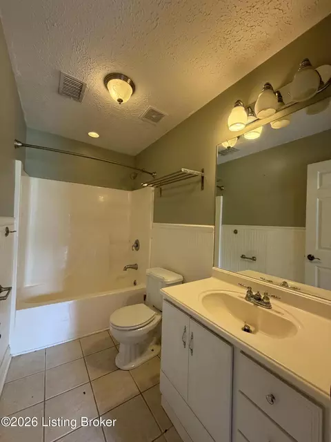 Bath - 1695 Hall Simpson Rd, Loretto, KY 40037 photo 10 of 10