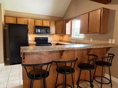 Kitchen - 1695 Hall Simpson Rd, Loretto, KY 40037 photo 10 of 10