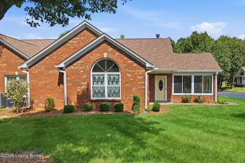 8019 Saint Andrews Village Dr, Louisville, KY 40241