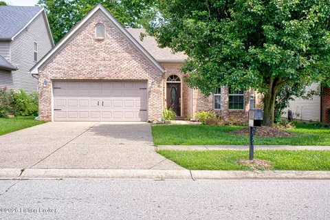 8915 Eli Dr, Louisville, KY 40291