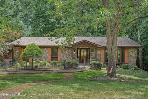 8819 Mountain Brook Dr, Louisville, KY 40272