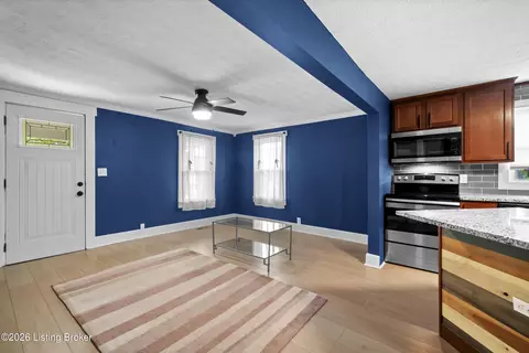 Entry Way - 840 E Walnut St, Corydon, IN 47112 photo 1 of 6