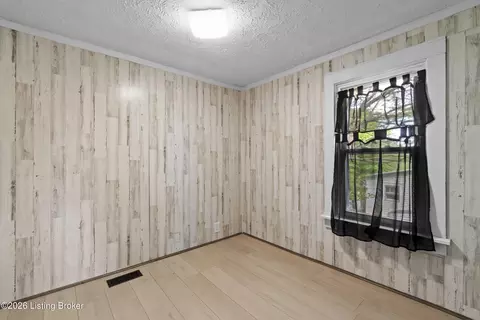 Bedroom - 840 E Walnut St, Corydon, IN 47112 photo 1 of 2