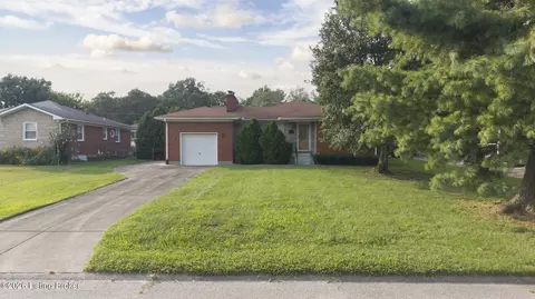 2207 Liverpool Ln, Louisville, KY 40218