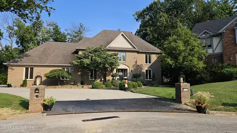 9214 Woodhurst Ct, Louisville, KY 40222
