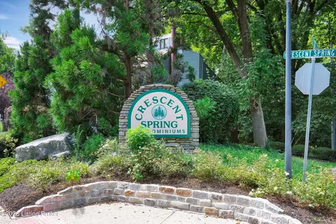 348 Crescent Spring Dr, Louisville, KY 40206
