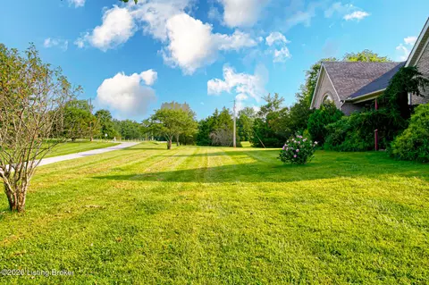 Exterior - 2660 Wolf-pen Rd, Pendleton, KY 40055 photo 3 of 13