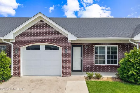 6705 Eagle Wood Dr, Louisville, KY 40272