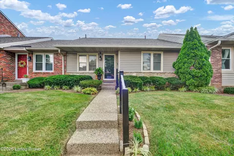 10402 Lakeshore Blf, Louisville, KY 40223