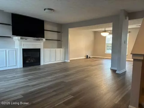 10619 Brookchase Ct, Louisville, KY 40228