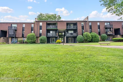 3504 Lodge Ln #131, Louisville, KY 40218