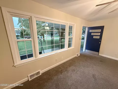 2323 Ecton Ln, Louisville, KY 40216