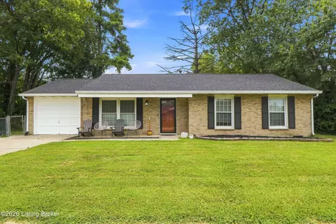 9904 Phoenix Trl, Louisville, KY 40223