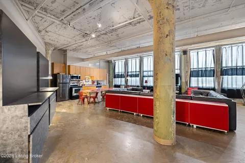 815 W Market St #706, Louisville, KY 40202