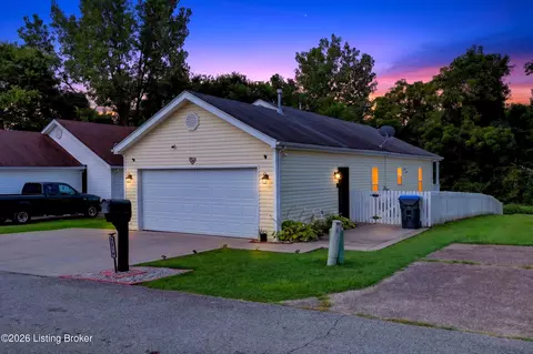 9814 Williamsborough Ln, Louisville, KY 40291