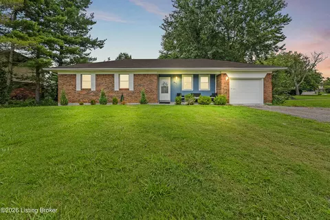 2911 Liberty St, Radcliff, KY 40160