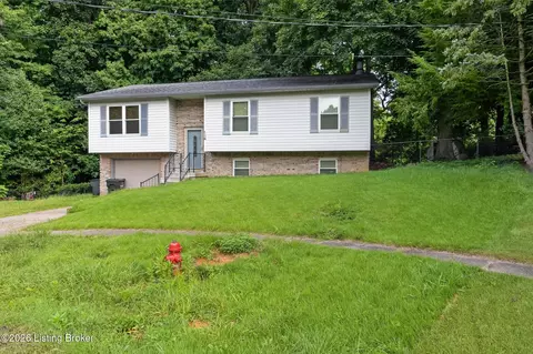 114 Amanda Ct, Radcliff, KY 40160