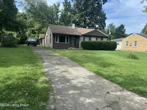1208 Gallant Fox Run Rd, Lyndon, KY 40242