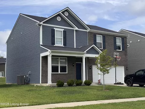 11913 Wooden Trace Dr, Louisville, KY 40229