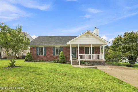 8702 Vision Pl, Louisville, KY 40229