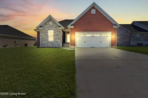 5609 Buckthorne Dr, Jeffersonville, IN 47130