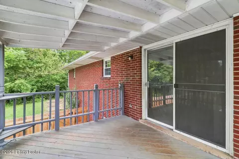 Exterior - 906 Mary Ct, Radcliff, KY 40160 photo 4 of 17