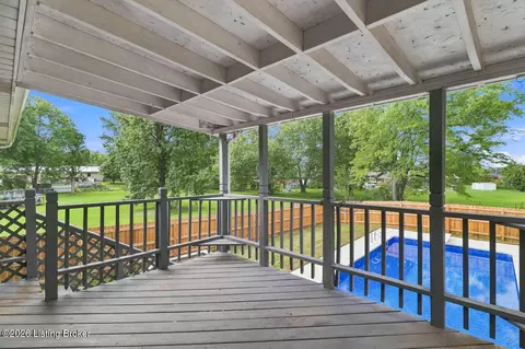 Exterior - 906 Mary Ct, Radcliff, KY 40160 photo 3 of 17
