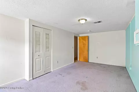 Bedroom - 906 Mary Ct, Radcliff, KY 40160 photo 8 of 10