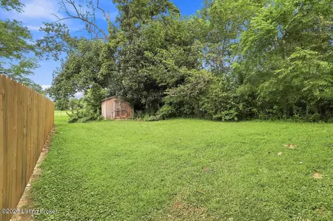 Exterior - 906 Mary Ct, Radcliff, KY 40160 photo 11 of 17