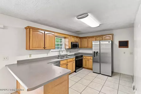 Kitchen - 906 Mary Ct, Radcliff, KY 40160 photo 1 of 7