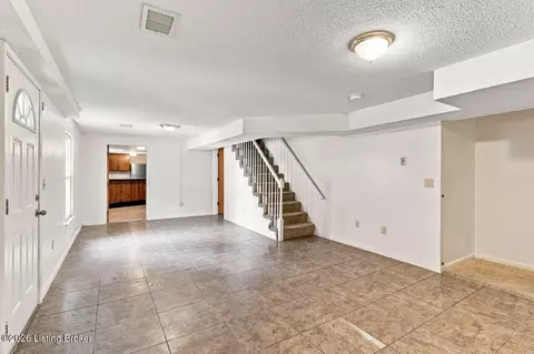 Living - 906 Mary Ct, Radcliff, KY 40160 photo 5 of 6