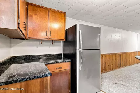 Kitchen - 906 Mary Ct, Radcliff, KY 40160 photo 6 of 7