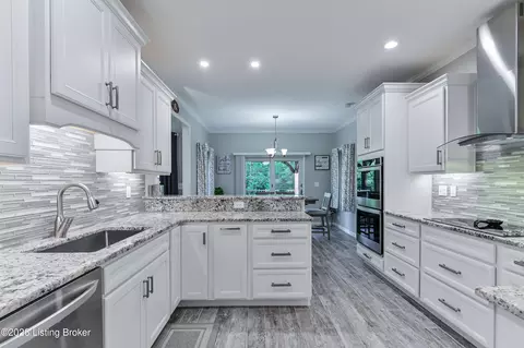 Kitchen - 236 Silverview Rd, Smithfield, KY 40068 photo 4 of 4