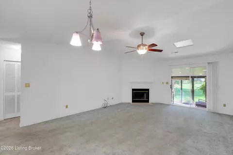 Living - 185 Beechtree Ln, Mount Washington, KY 40047 photo 2 of 7