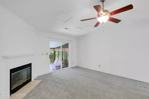Living - 185 Beechtree Ln, Mount Washington, KY 40047 photo 4 of 7