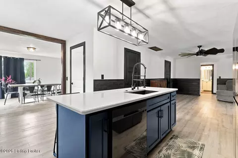 Kitchen - 4525 Scottsville Rd, Floyds Knobs, IN 47119 photo 4 of 5