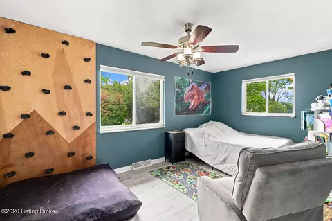 Bedroom - 4525 Scottsville Rd, Floyds Knobs, IN 47119 photo 5 of 7