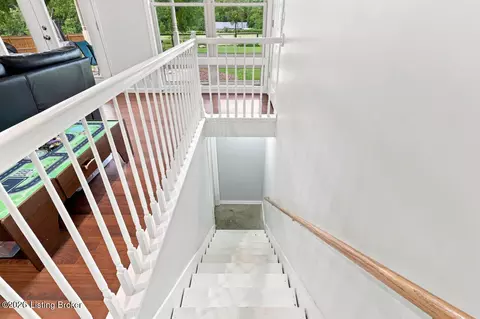 Entry Way - 4525 Scottsville Rd, Floyds Knobs, IN 47119 photo 3 of 6