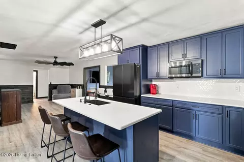 Kitchen - 4525 Scottsville Rd, Floyds Knobs, IN 47119 photo 2 of 5