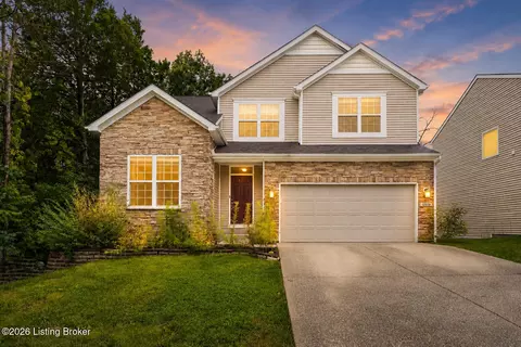 12528 Deer Lake Ln, Louisville, KY 40299