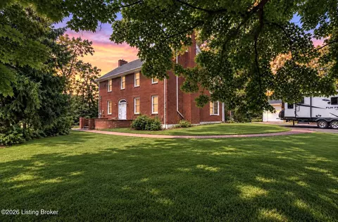 243 Kool Springs Dr, Shepherdsville, KY 40165